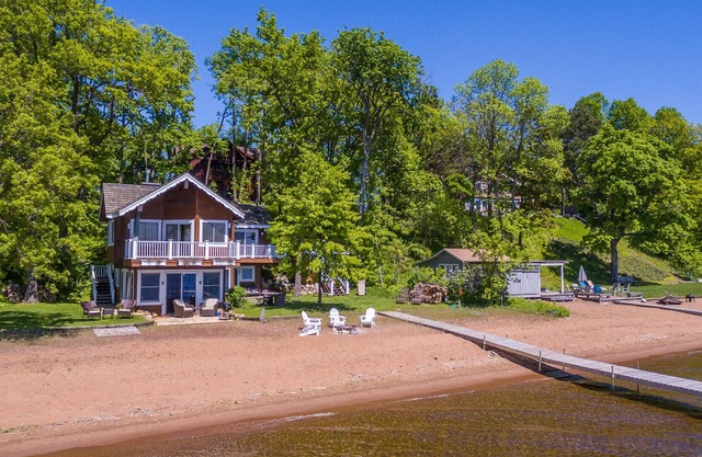 TRANQUILO DE RETIROS DE LA CAÍDA EN GULL LAKE BEACHFRONT GEM JUNTO A GRAND VIEW LODGE