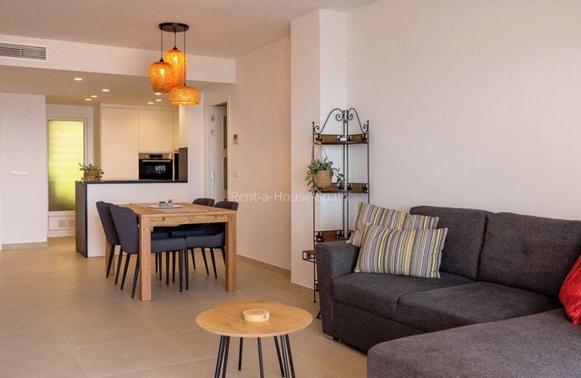 Ref 107) Una tremenda vista al mar y cómodo apartamento en Altea (la Vella).