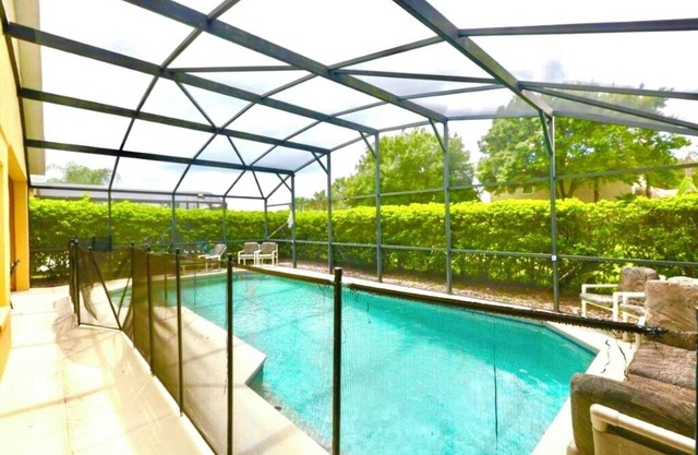 Ref 113. Modern family villa, own private pool, near Disney.