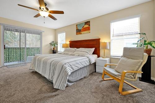 Regal Palms Retreat w/Lazy River, Pool, & Balcony