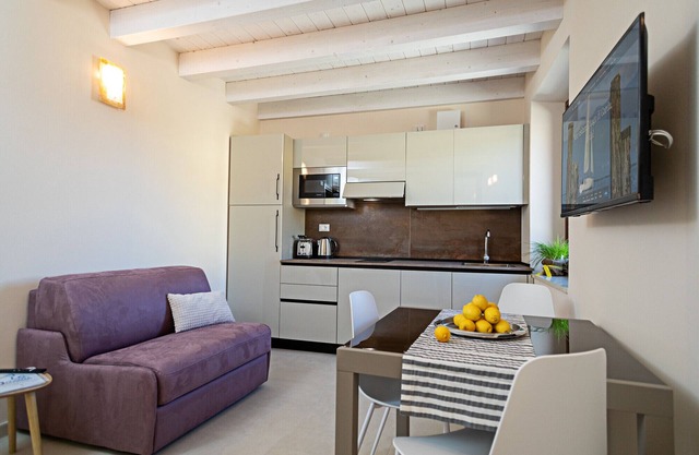 Regarda - Residenza "G&J - 2 floor" modern onebedroom apartment with roof terrace