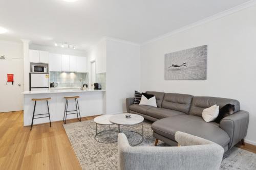 REGL20/11 - East Perth Escape