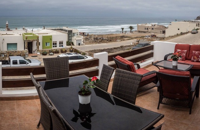 Relax Baja - Casa con vista al mar con playa aislada, jacuzzi privado y piscina comunitaria