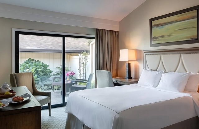 Relax in Napa Valley Spa & Golf Resort! Golf Course, Tennis, Swimming Pool!