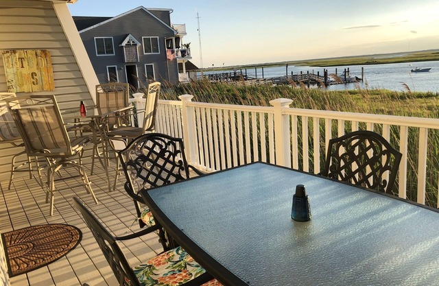 Escapada relajante en el corazón de Townsend Inlet- ¡Vistas increíbles! 4HAB y 3. 5Baño