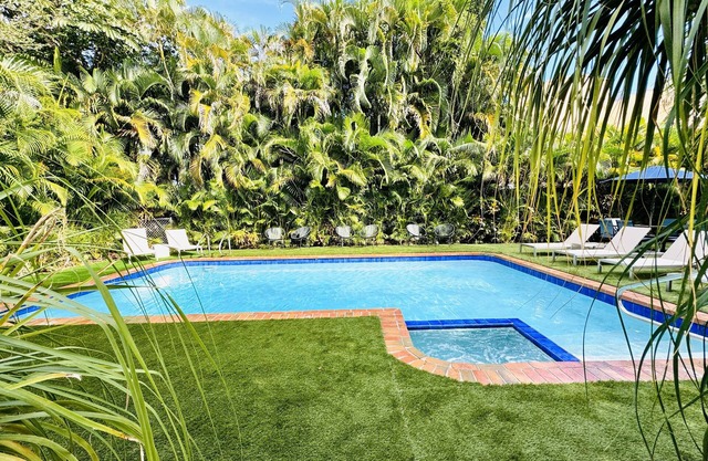 Relaxing 2-Bedroom Apartment w / Pool Access
