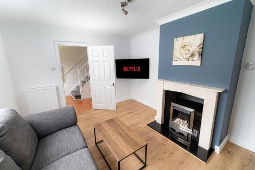 Relaxing 3-Bed Family Stay in Basingstoke
