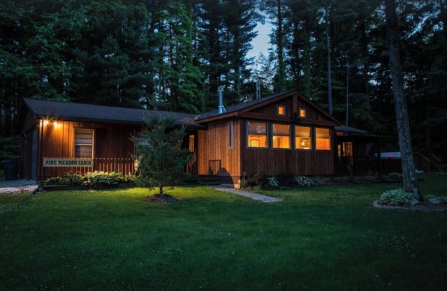 Rustic cabin with hot tub, fire pit and close to area attractions!