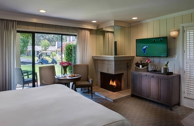 Relaxing California Hideaway! FREE Parking, Pool & Golf, Near Montclair Park!