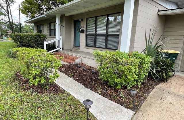 Relaxing Home w/ Lg Patio Centrally Located Near Mandarin, San Marco & Downtown