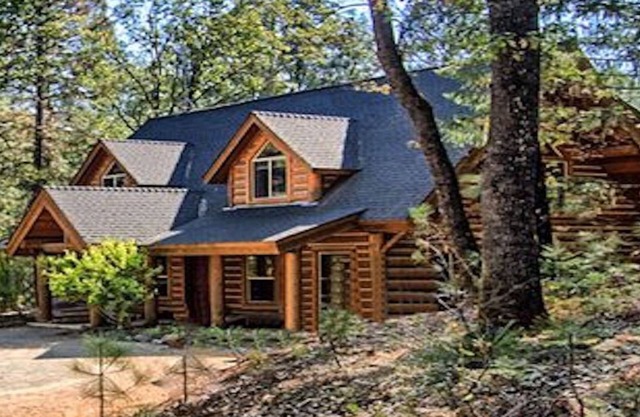 Elegante cabaña en el lago shasta con piscina