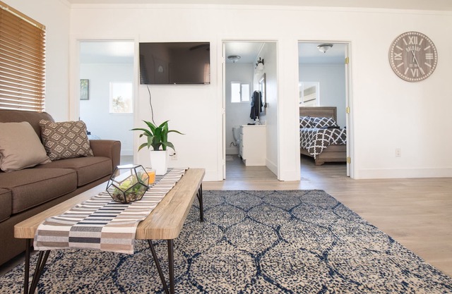 Relaxing Retreat | Hot Tub | 2 miles from Downtown Sacramento