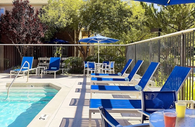 Relaxing Stay! 2 Modern Units, Near 12th Tee Box, w/ Outdoor Pool, Pet-Friendly