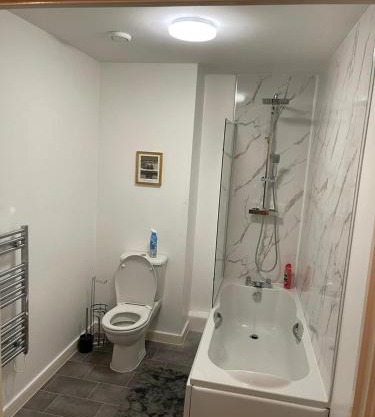 Remarkable 2-Bed Apartment in Wolverhampton