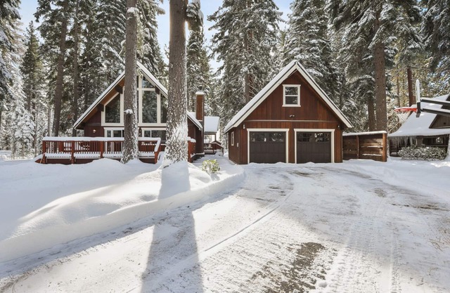 Dog-Friendly Lake Tahoe Cabin w/ Hot Tub, Sleeps 8
