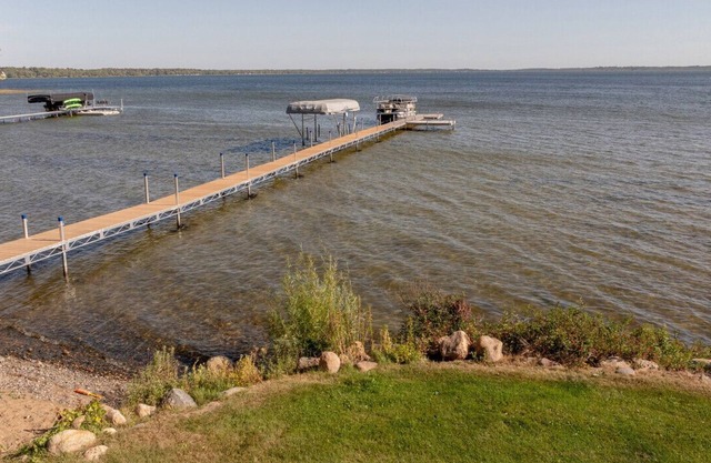 Remodeled Cabin, Grill, Outside Seating, New Heating & AC, Dock, Swimming & More
