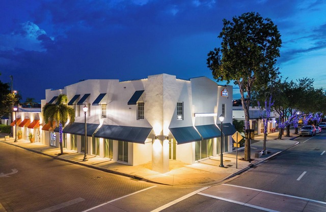 FLASH SALE - 35% off thru June 30th at new Sunset Inn in Downtown SoMia!!