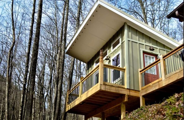 Remote Tree-House Style Cabin in Nantahala National Forest
