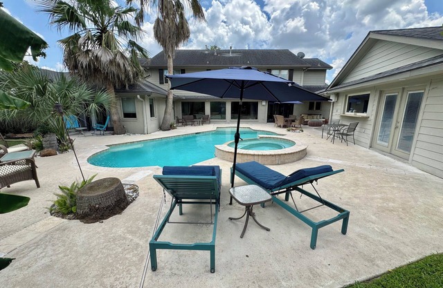 MANSIÓN DE BRAZOS DE LUJO - 5BR w / POOL! MD Anderson, Tarifas mensuales con descuento