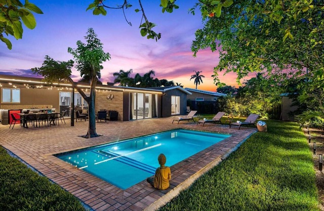 NEAT.life - Casa familiar 3BR c/Piscina climatizada y BBQ