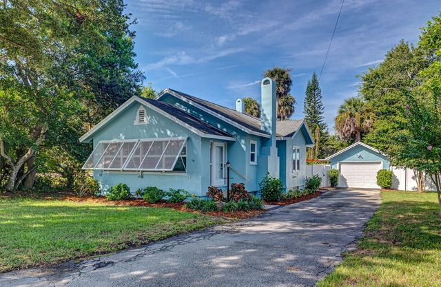 Renovated bungalow close to the beach with yard, enclosed porch & central AC