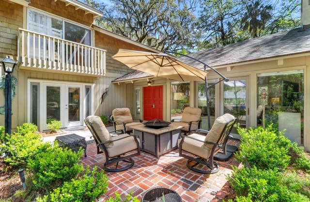 Renovated coastal Sea Pines beach home with a private pool