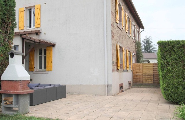Apartamento renovado para familias, cerca del centro y con jardín en Luxeuil-les-Bains