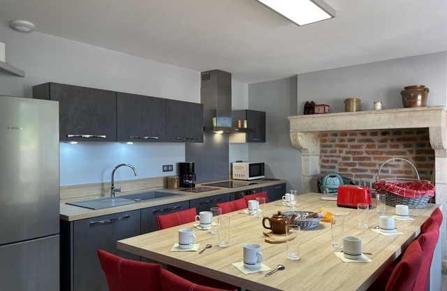 Casa rural Pierrefitte-sur-Loire, 4 dormitorios, 9 personas