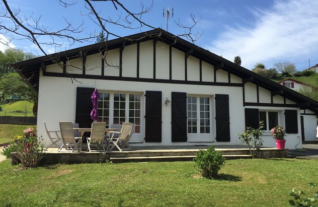 CASA VASCA RENOVADA 8 DORMIR CLIMA WIFI CERCA DEL LAGO, JARDÍN OCÉANO, MASCOTAS OK