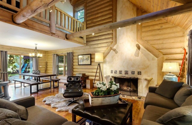 * NUEVO * Hermosa Log Cabin Home en Fontana