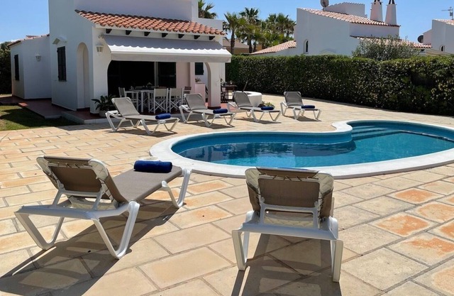 VILLA RENOVADA 3 DORMITORIOS CON VISTA MAR EN CAP D´ARTRUITX