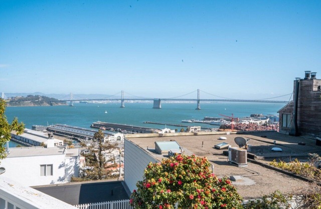 Rent this Luxury House with Superb Views, San Francisco House 1010