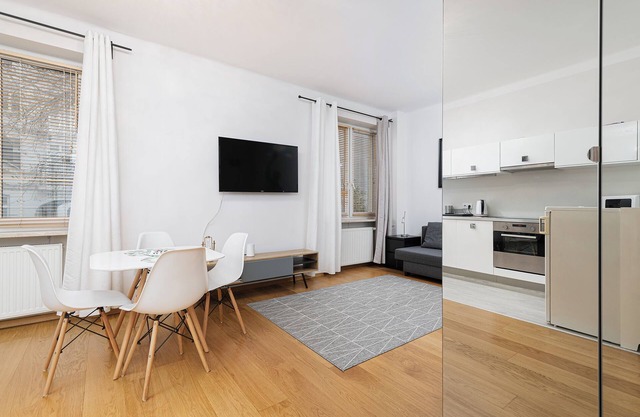 RentPlanet - Apartament Chmielna