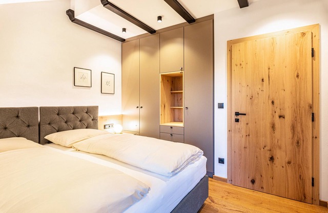 'Residencia Skutial Apartamento Santner' con vistas a la montaña, balcones y Wi-Fi