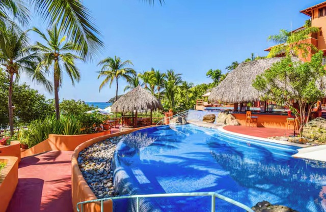 Resort Living in Zihuatanejo