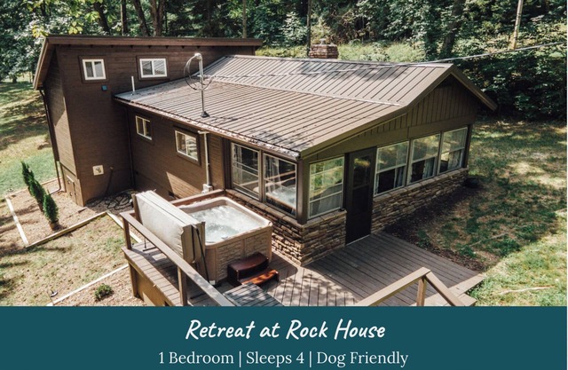 Retreat @ Rock House: Rustic + Updated w/ Hot Tub