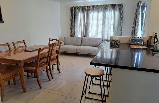 Richmond Central 3bdrm House sleeps 7