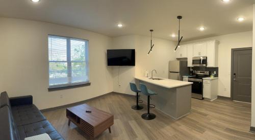 Richmond Church Hill North Deluxe Apt 208