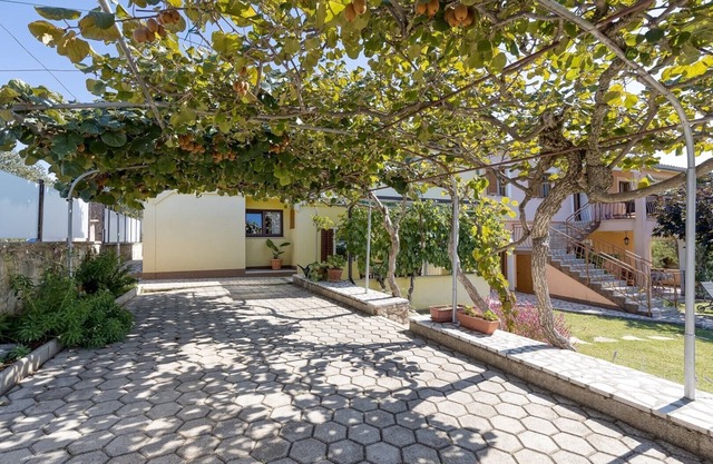 Rinaldis / Apartment with Garden View No.2