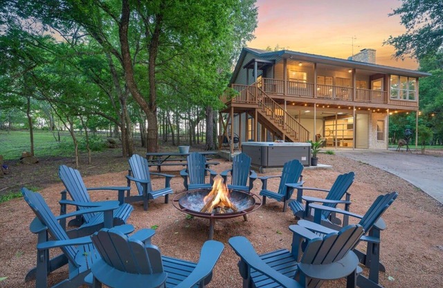 Rio Ranchito, Hot tub, River front, Fire Pit!