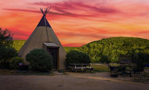 Rising Moon - Tipi 8