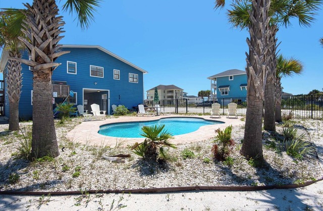 🌴☀️Rising Sun | Pet-Friendly Oasis w/ Private Pool + Volleyball Court🏐