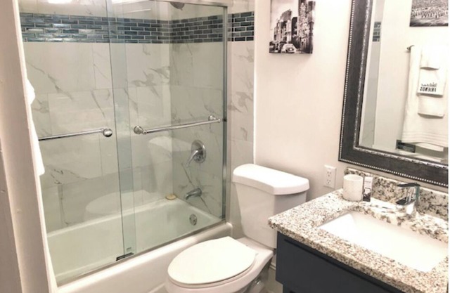 Ritchie’s Titletown Executive Suites: Bachelor’s Den