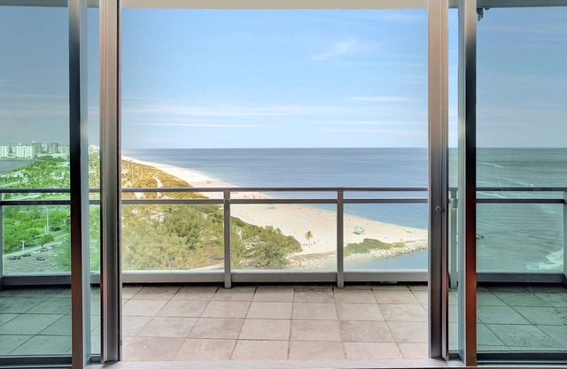 Cama 2-KING SUITE FRENTE AL MAR Puerto Ritz Bal