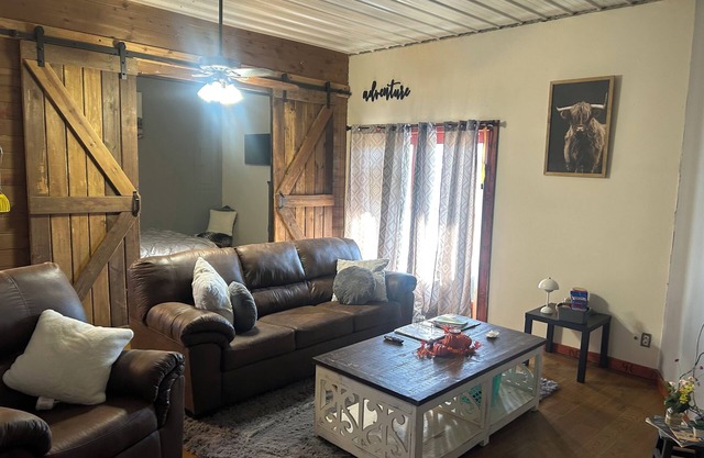 River access Nature,Highland cows, horses, trails hot tub! Experience ranch life