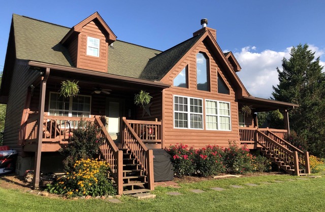 River Cabin, Lrg Hot Tub, Tubo interior, piscina, trucha Fishin, 20 minutos a Helen