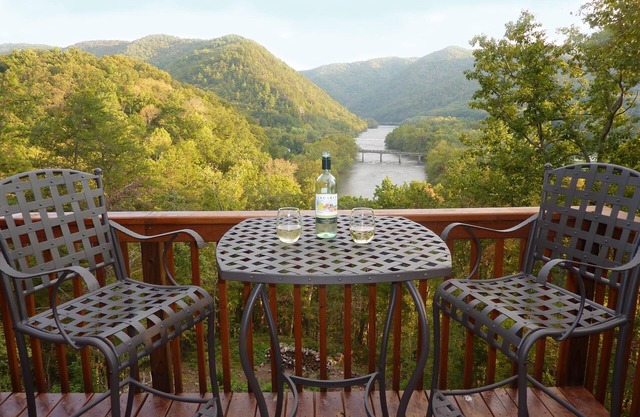 Río mágico, romántico Luxury Log Cabin con bañera de hidromasaje