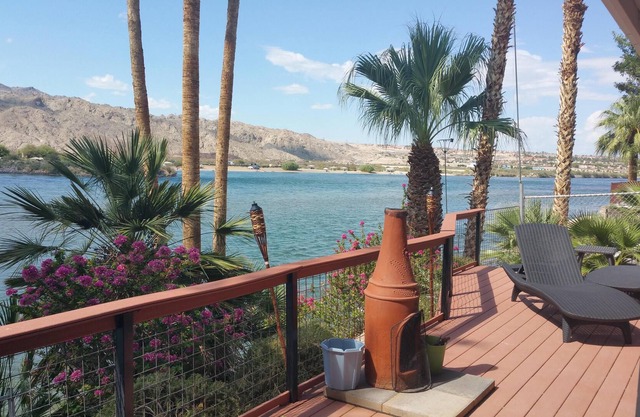 RIVERFRONT HOUSE + CASITA, mesa de billar, muelle, estacionamiento de casas rodantes y botes