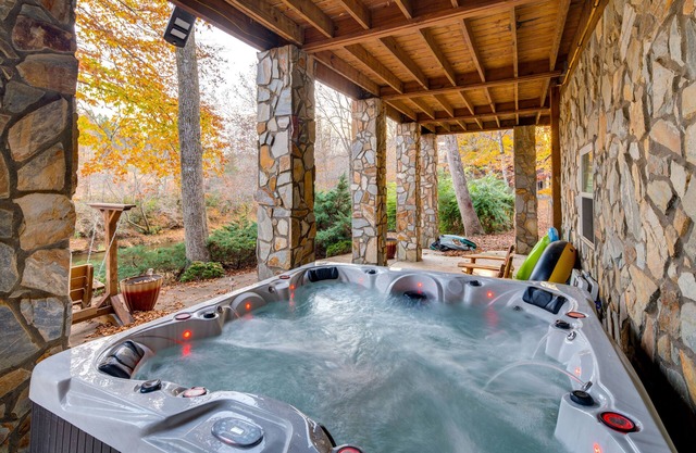 Riverfront Blue Ridge Cabin w/ Private Hot Tub