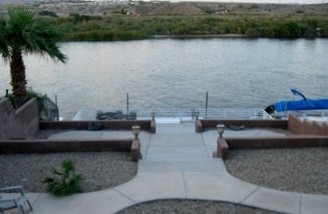 Riverfront Home ... Muelle privado ....